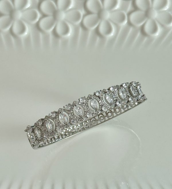 18K platinum-plated vintage palace bracelet