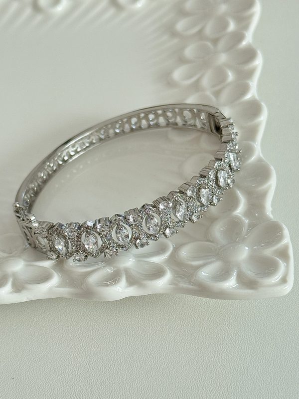 18K platinum-plated vintage palace bracelet