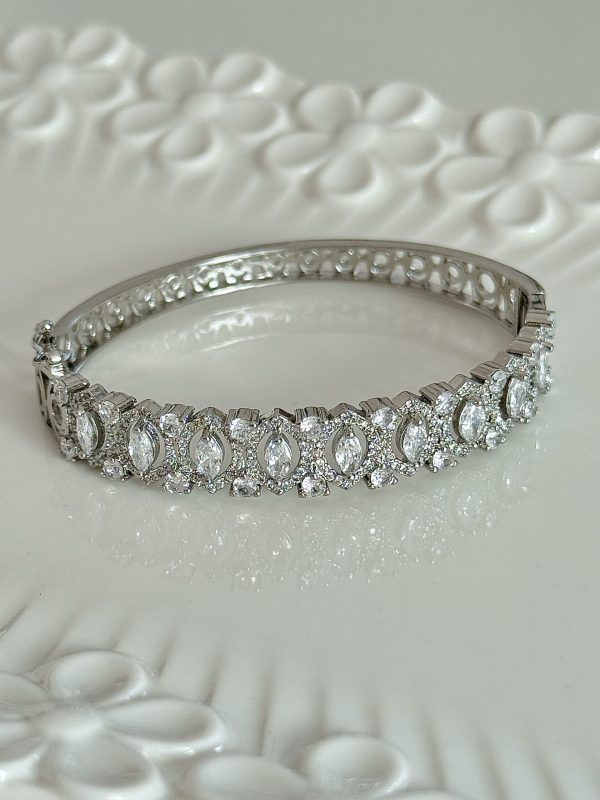 18K platinum-plated vintage palace bracelet