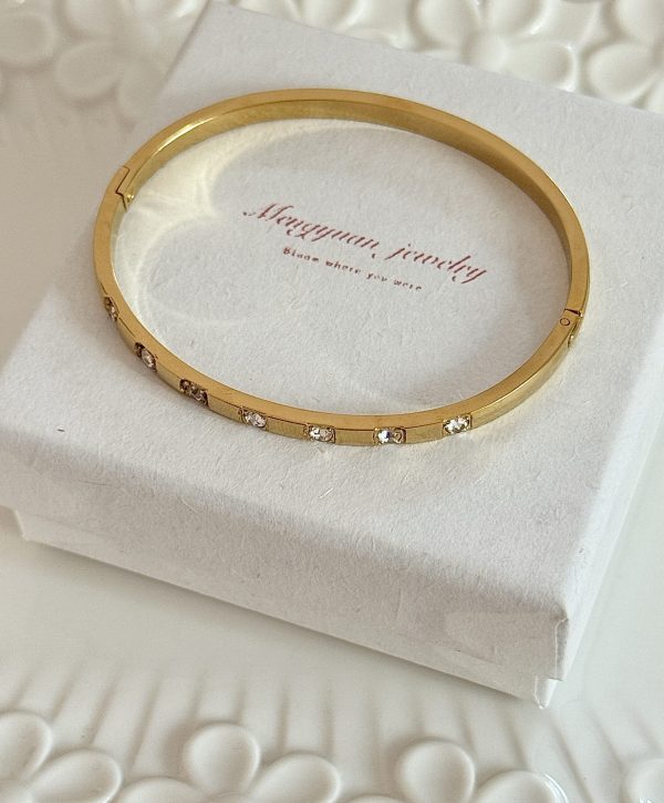 Does not fade zircon bracelet