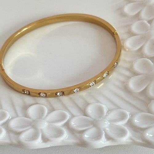 Does not fade zircon bracelet