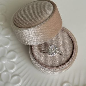 925 silver oval pigeon egg high carbon diamond ring