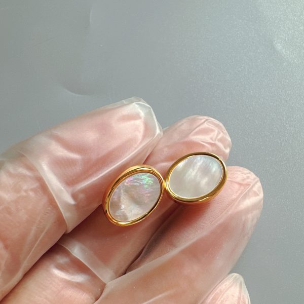 silver needle simple French shell earrings