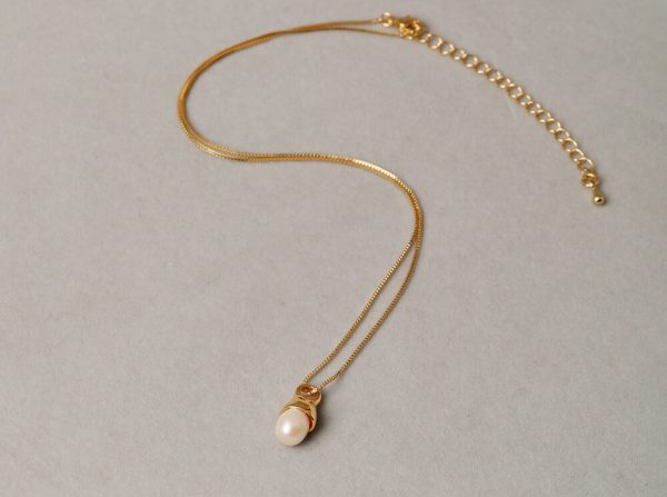 18k brass single pearl necklace