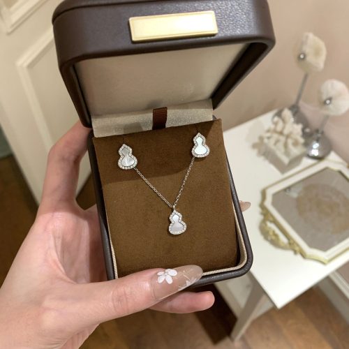 S925 sterling silver mother-of-pearl zircon small gourd necklace