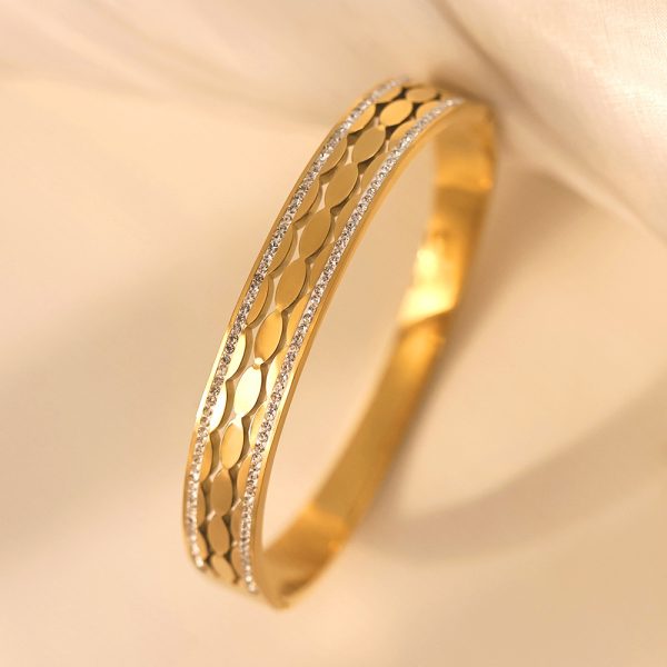 Star Diamond Gold Scale Bracelet